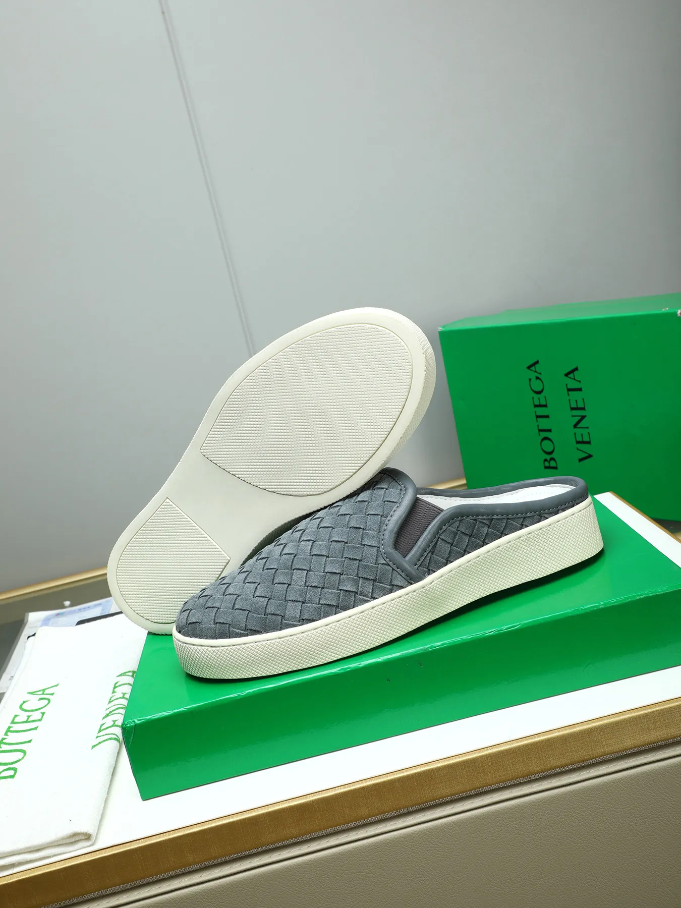 Men's shoes 💰420 [Half drag series] BOTTEG* VENET* - high-end boutique Size: 38-44 (45 customized) BV new product, first-layer cowhide artificially woven classic style harmoniously blends with contemporary fashion temperament, rubber soles are light and flexible, water-dyed sheepskin pads! [Taobao, Tmall, and live streaming are the first choices]